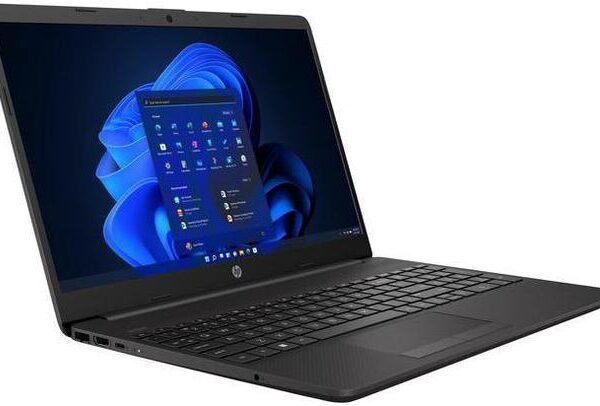 HP 15, intel Core i5, 4GB DDR4 RAM, 1TB Harddisk, 15.6 inch Laptop